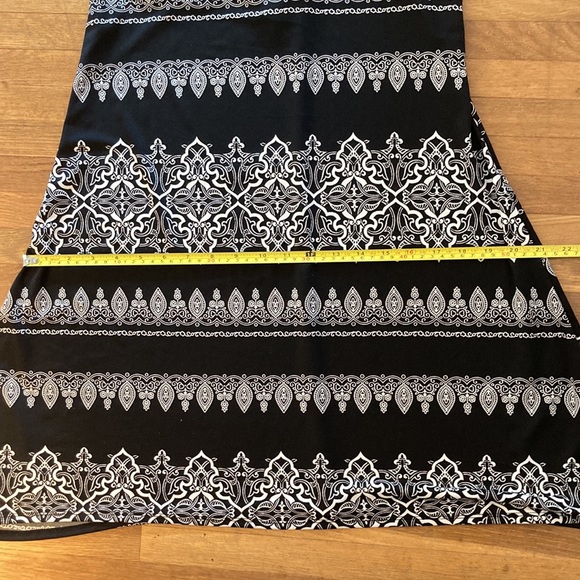 *last chance* a.n.a | Women’s black dress with white design - Picture 9 of 16